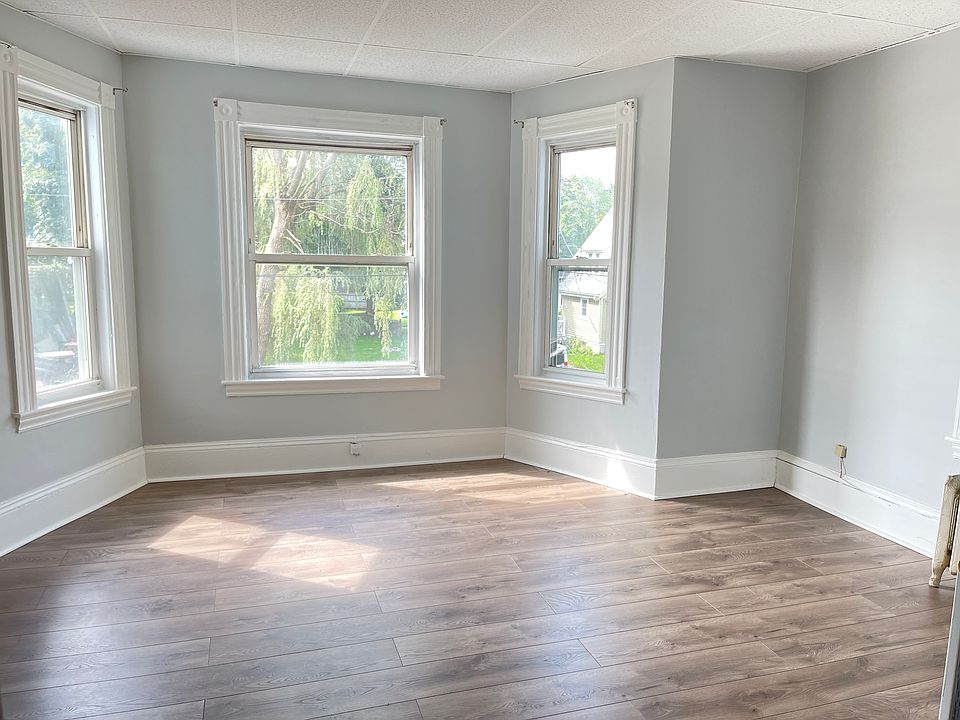 1st image of 210 Whitman Ave #2
