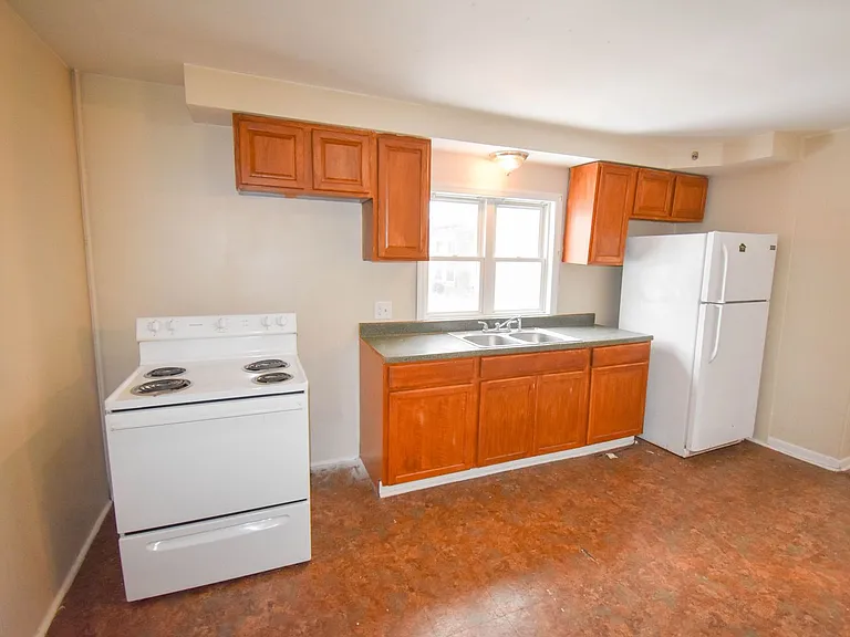 300 W Clinton St — Photo 6