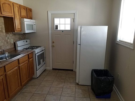 3rd image of 1330 S 22nd St Fl 2nd
