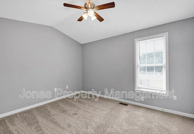 500 Jackson Park Rd #12 — Photo 29