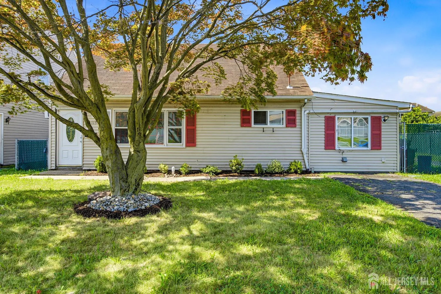 4 bed, 3.0 bath, 1302 sqft, $3,500 — Photo 1