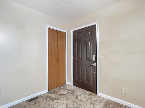 5th image of 227 Berschet Dr