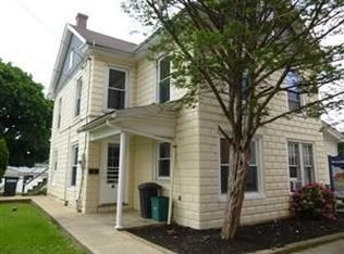28 S Church St, Ephrata, PA 17522