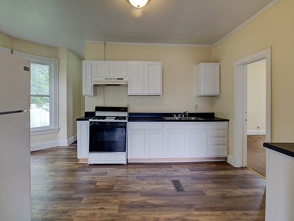 3rd image of 2530 7th Ave