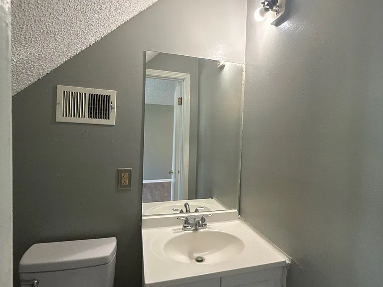 259 Adkins Cir #1 — Photo 3