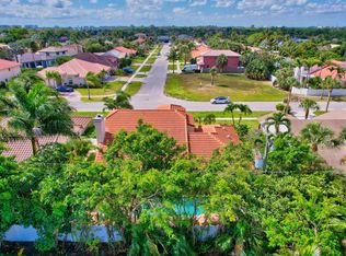 417 Mohawk Ln, Boca Raton, FL 33487