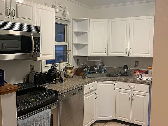 5th image of 11 Radcliff Ln