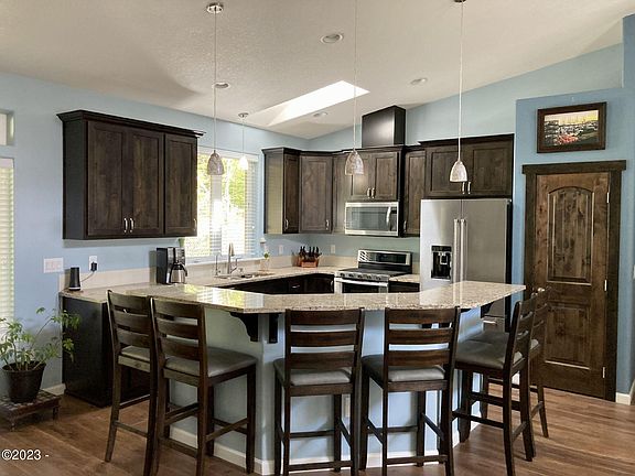 4th image of 12390 SE Paradise Ln