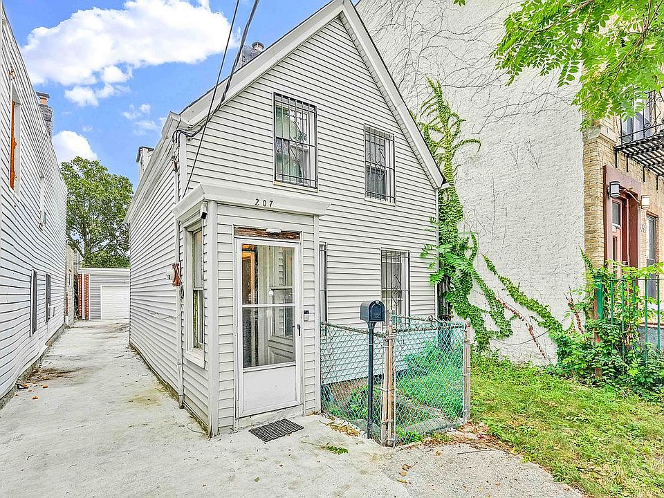 1st image of 207 Bradford St