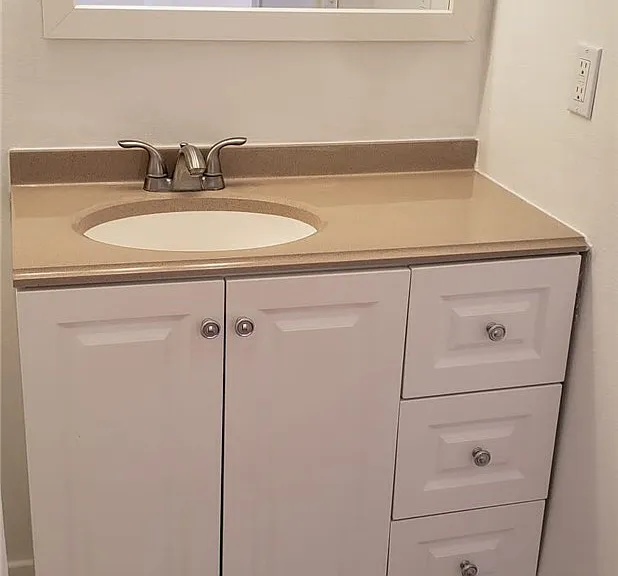 415 W Stocker St #102 — Photo 13