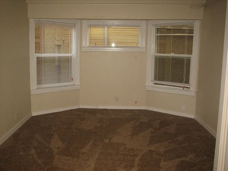 2109 NW Northrup St #3 — Photo 2