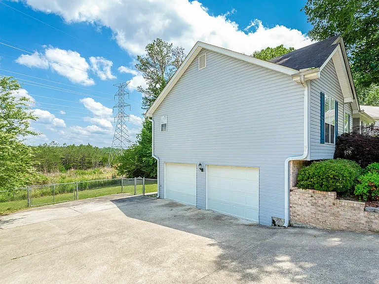 6130 Blue Ash Dr — Photo 46