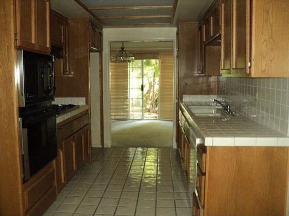 5th image of 610 Brocton Ct Unit 102