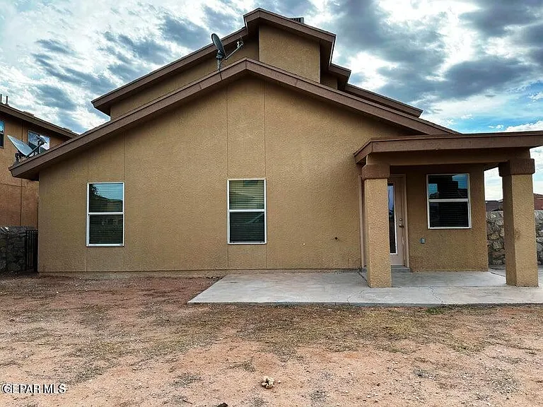4001 Hueco Valley Dr — Photo 3