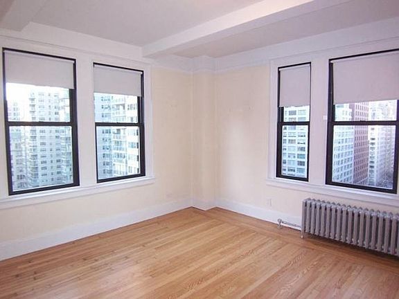 4th image of 210 E 68th St APT 6C