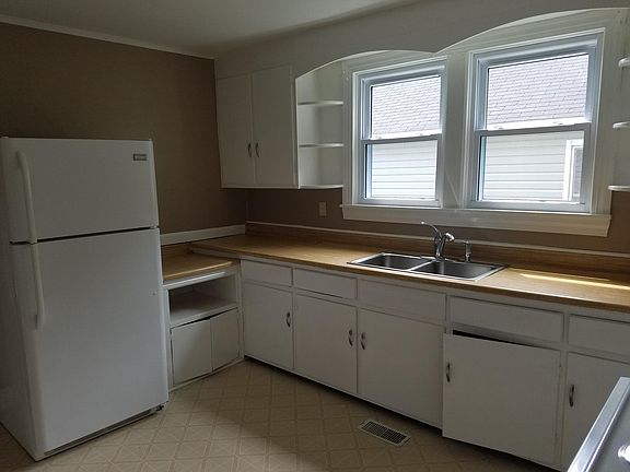 5th image of 209 W Blair Ave