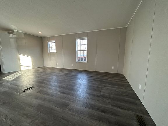 3rd image of 148 Westwoods