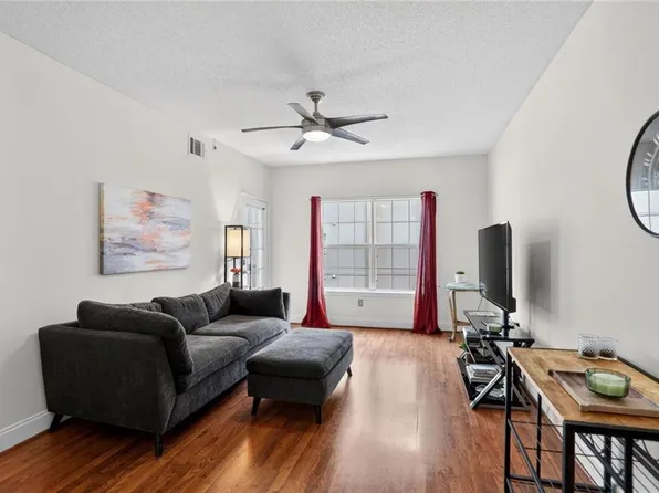 1074 Peachtree Walk NE Unit B323, Atlanta, GA 30309