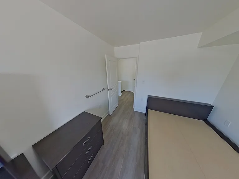 464 Frontenac St #16 — Photo 17