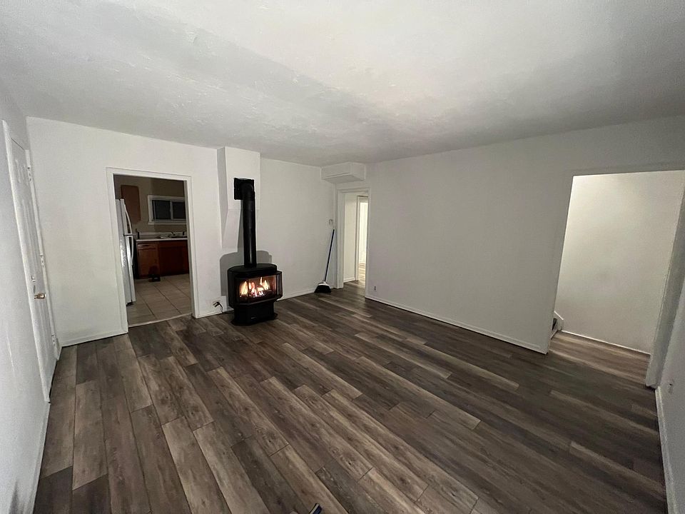 1st image of 301 N Railroad Ave