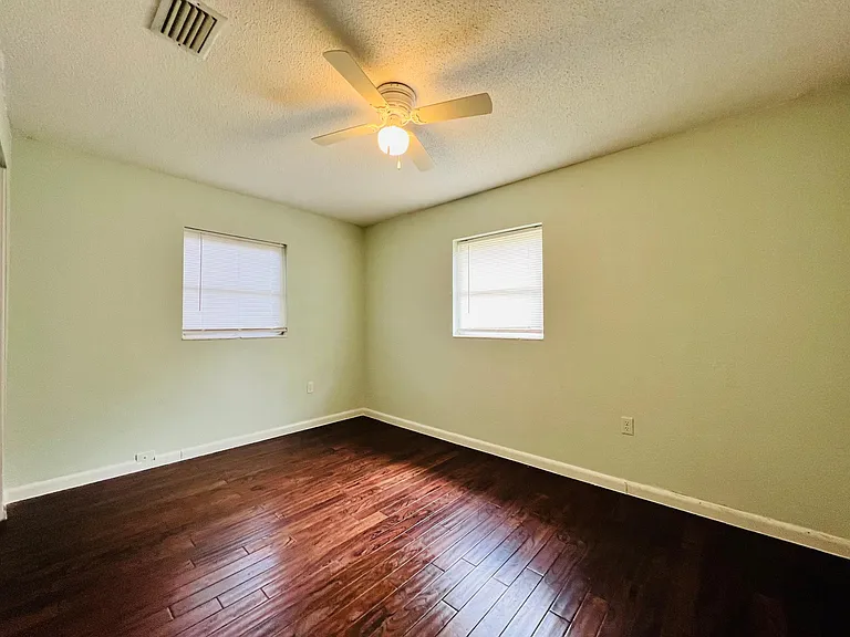 440 Nora Ave — Photo 12