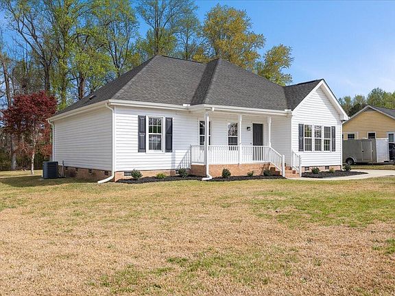 4th image of 209 Hunters Farm Dr