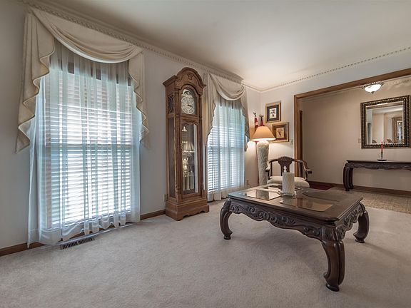 5th image of 119 Tarrytown Dr