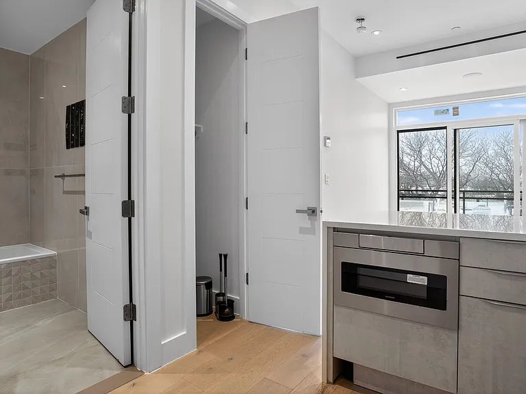 1129 Halsey St #4R — Photo 6