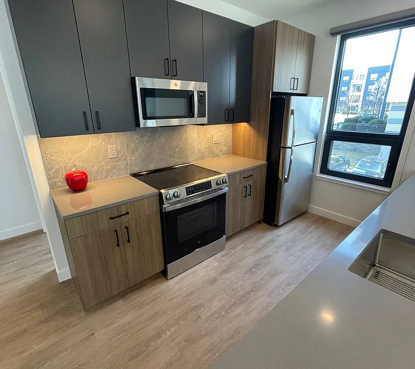 99 Gardner St #2D