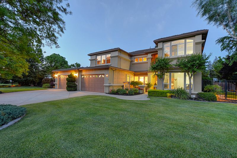 1st image of 8613 Castle Creek Dr