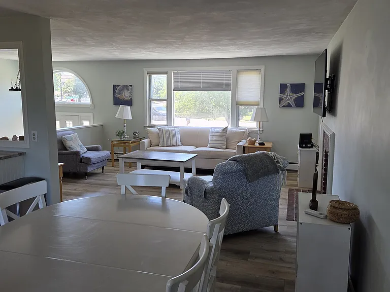 306 Hatherly Rd — Photo 7