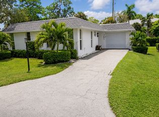 365 Carnaby Ct, Naples, FL 34112