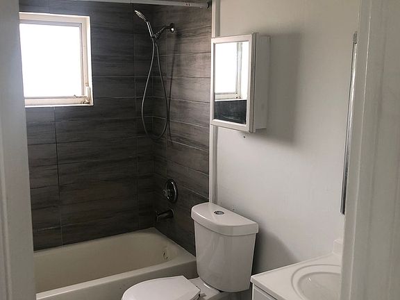 5th image of 4825 Tudor Dr APT A