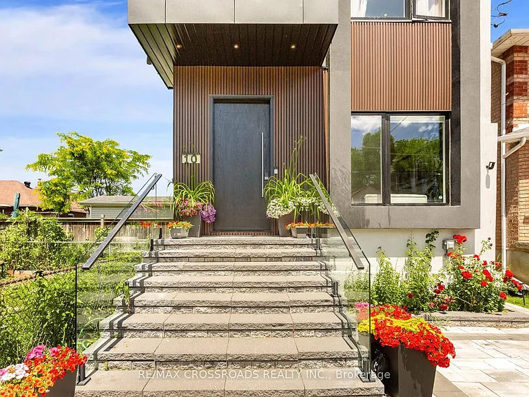 10 Hamstead Ave — Photo 2