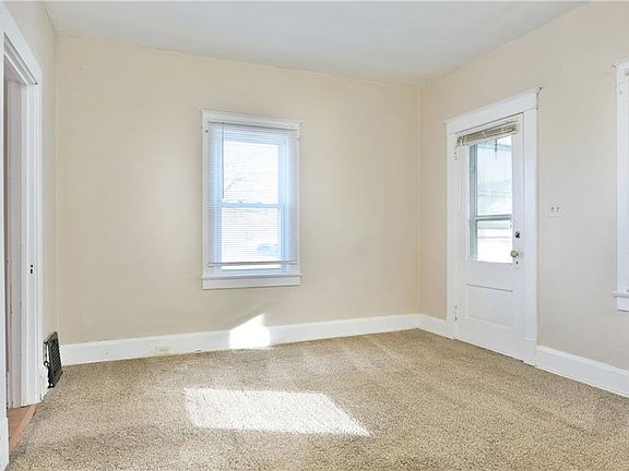 4th image of 2324 Donald Ave