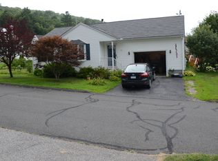 10 Turkey Holw, New Hartford, CT 06057