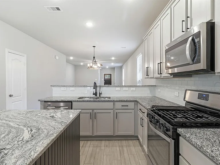 8415 Balding Dr — Photo 24