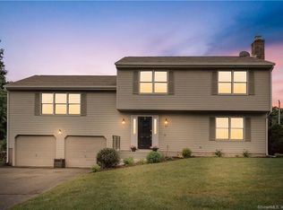 16 Crestview Dr, Southington, CT 06489