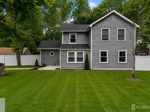 379 Old Georges Rd, North Brunswick, NJ 08902