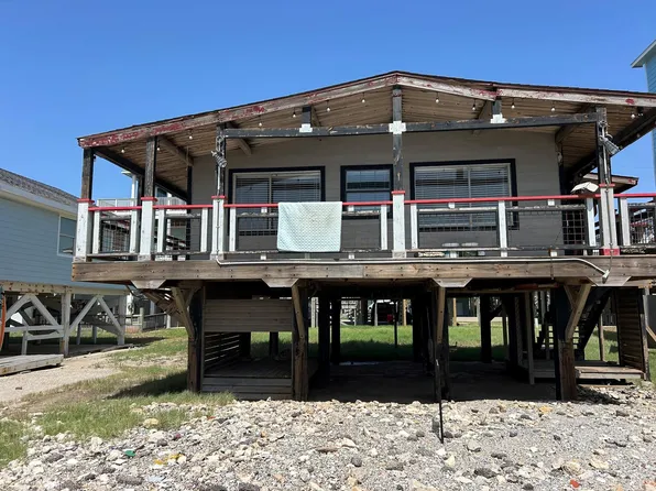 12919 Gulf Beach Dr, Freeport, TX 77541