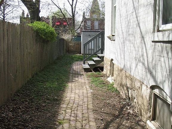2nd image of 2917A Wisconsin Ave