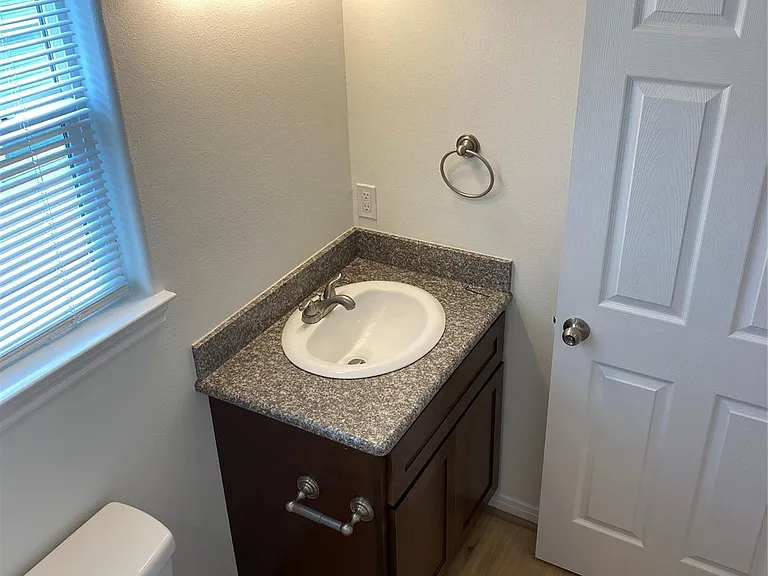 3722 Putnam Dr #A — Photo 10