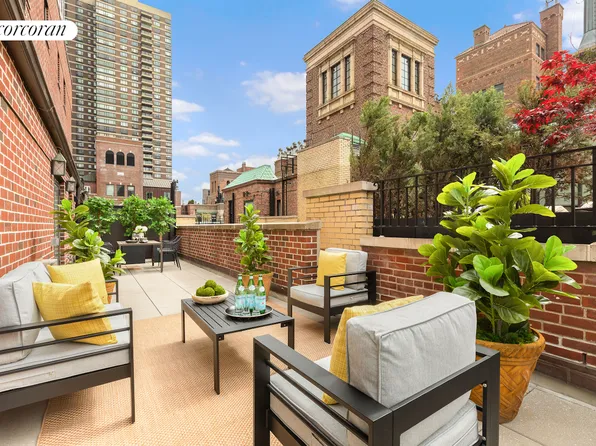 440 East 57th Street 19B image 2 of 13