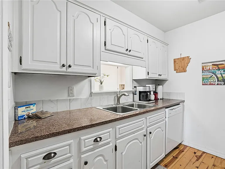 10 Dogwood Dr — Photo 10