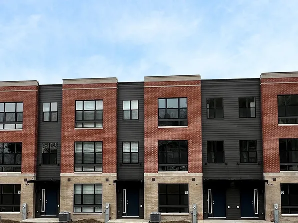 355 Summit Cir, Lombard, IL 60148