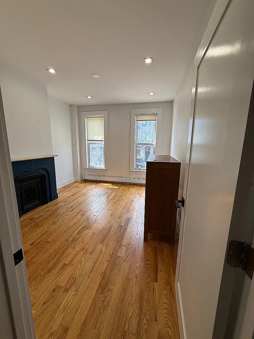 1544 Pacific Street — Photo 2