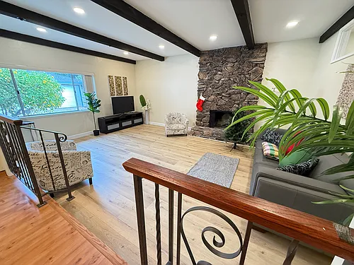 2085 Ardis Dr Photo 1