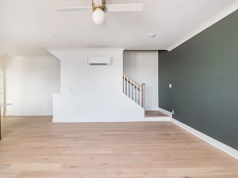 326 E Trinity Ln #B — Photo 18