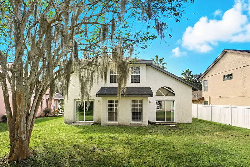 3 bed, 2.5 bath, 1403 sqft, $2,500 — Photo 4