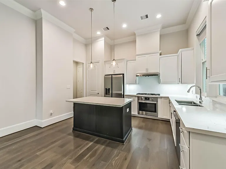 5308 S Capitol St — Photo 11